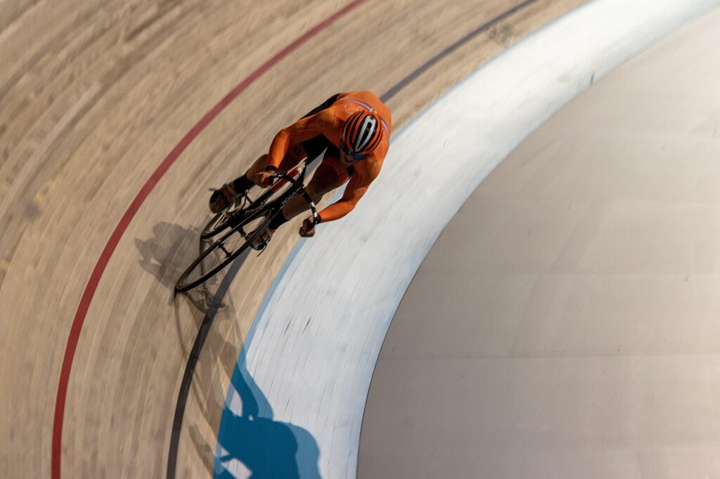 Cycliste qui tourne